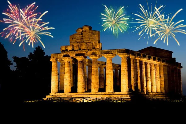 Immagine di copertina per: Capodanno 2025 in Cilento: Guida Completa a Eventi, Cenoni e Cosa Fare il 31 Dicembre