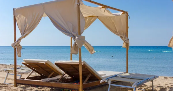 Immagine di copertina per: Il più economico stabilimento balneare del Cilento: ecco quale è