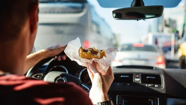 Immagine di copertina per: Cibo italiano in viaggio: boom sagre