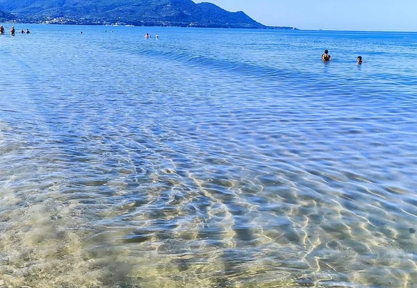 Immagine di copertina per: Castellabate, torna balneabile la località Pozzillo: revocato il divieto dopo le analisi ARPAC