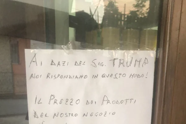 Immagine di copertina per: Cilento, la Protesta Anti-Dazi: Fornaio Raddoppia i Prezzi per i Turisti USA