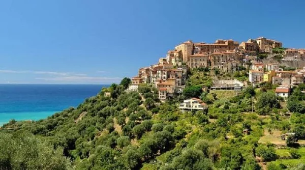 Immagine di copertina per: Cilento: La Tua Fuga Sostenibile tra Mare e Borghi Antichi